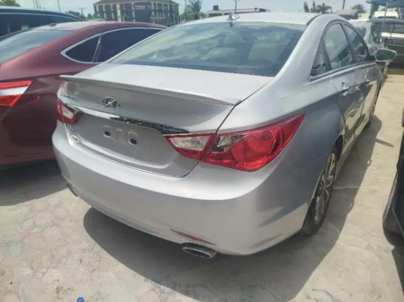 Hyundai Sonata   - 2014