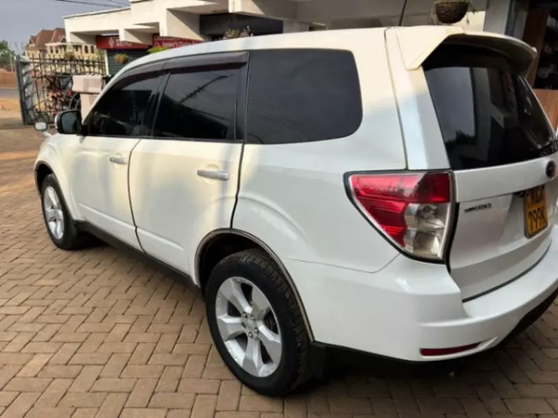 Subaru Forester   - 2011