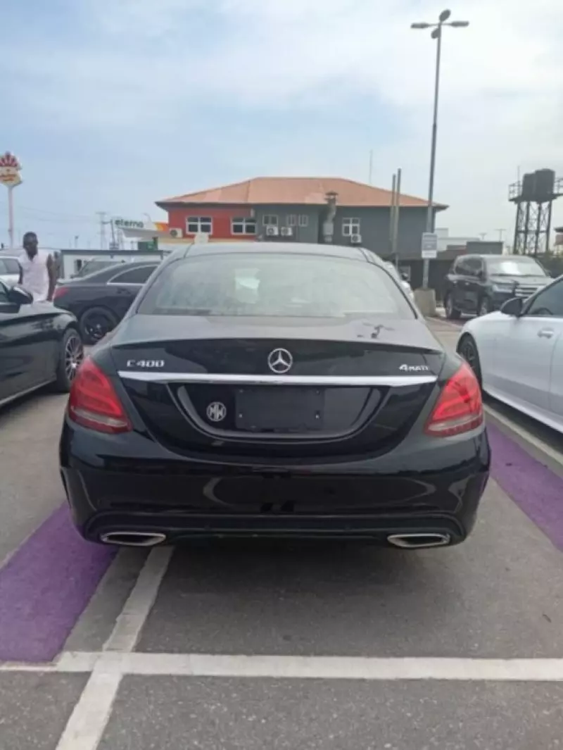 Mercedes-Benz C400   - 2015