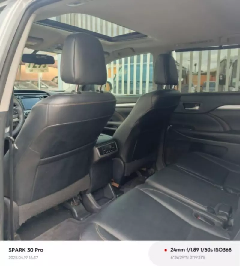 Toyota Highlander   - 2016