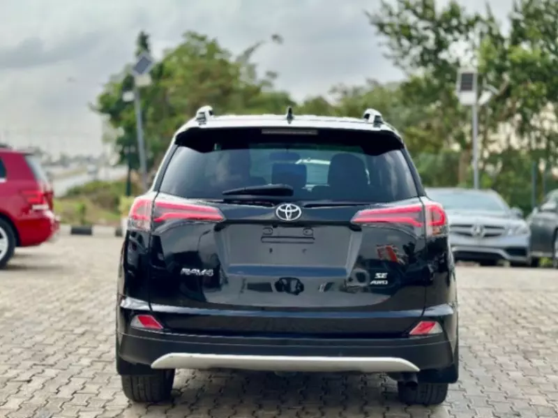 Toyota RAV4   - 2016