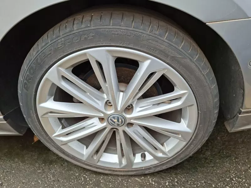 Volkswagen Passat   - 2016