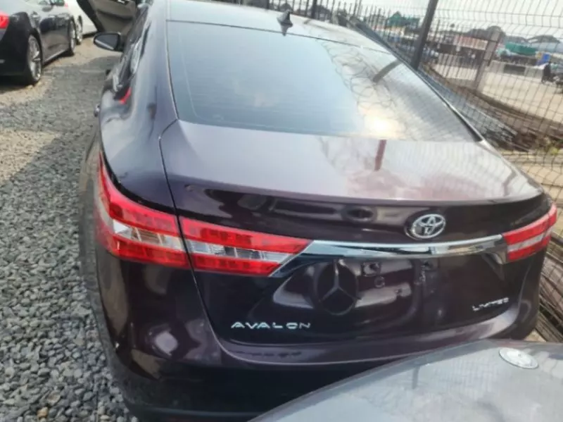 Toyota Avalon   - 2014