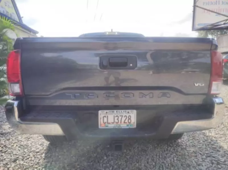 Toyota Tacoma   - 2019