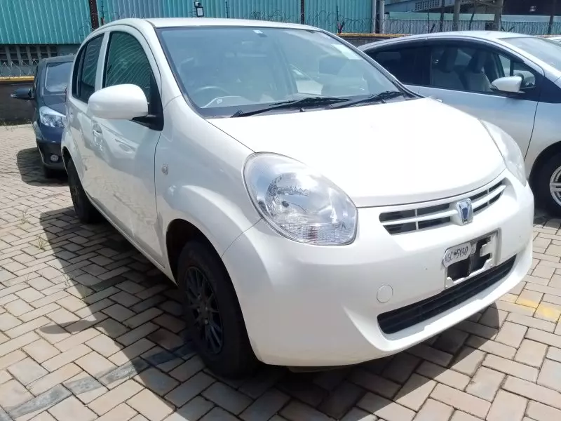 Toyota Passo   - 2012
