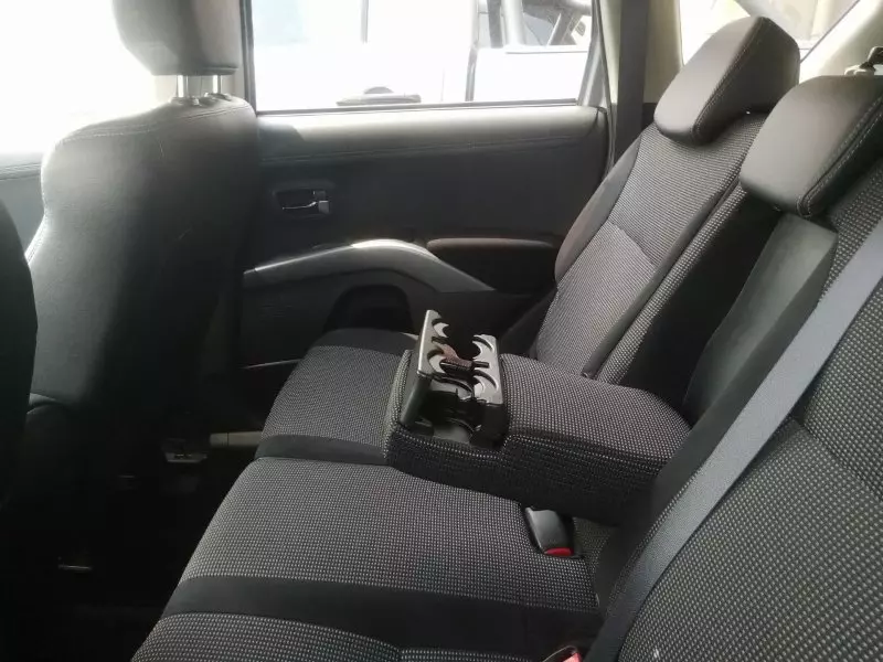 Mitsubishi OUTLANDER   - 2014
