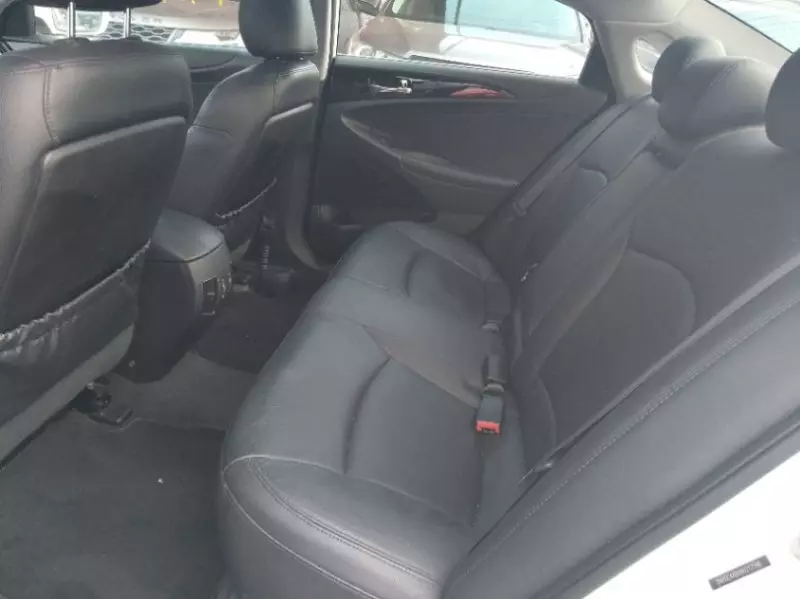 Hyundai Sonata   - 2011