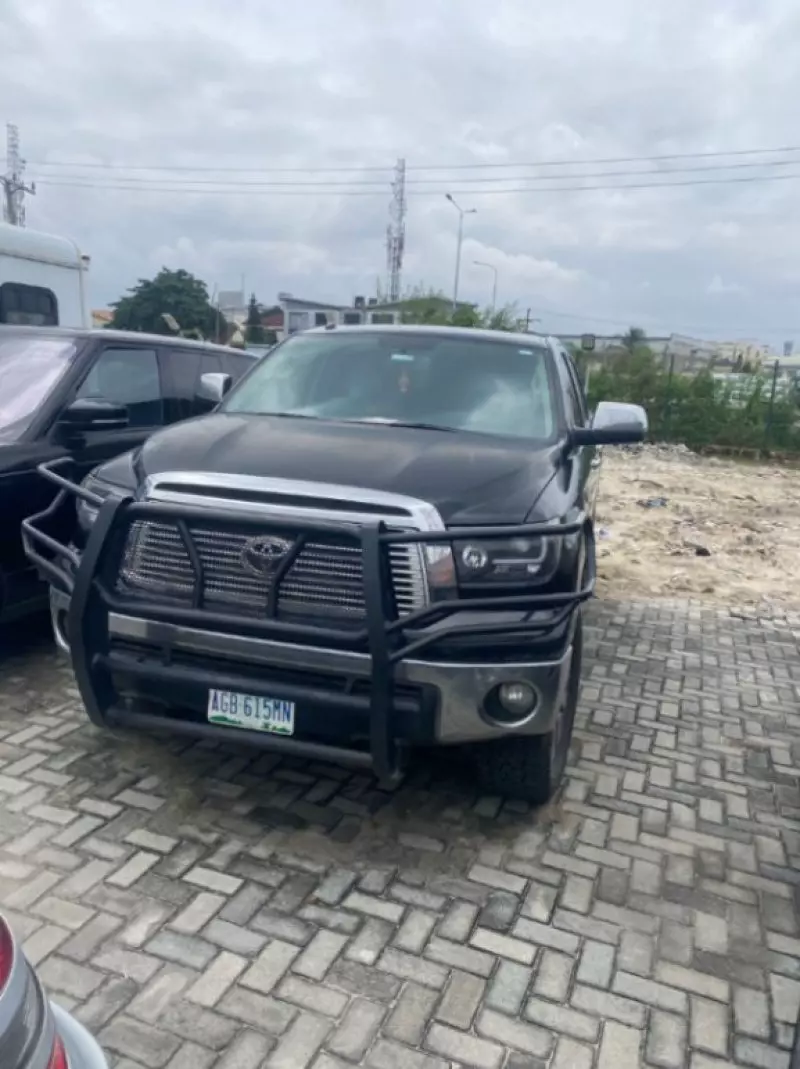 Toyota Tundra   - 2012