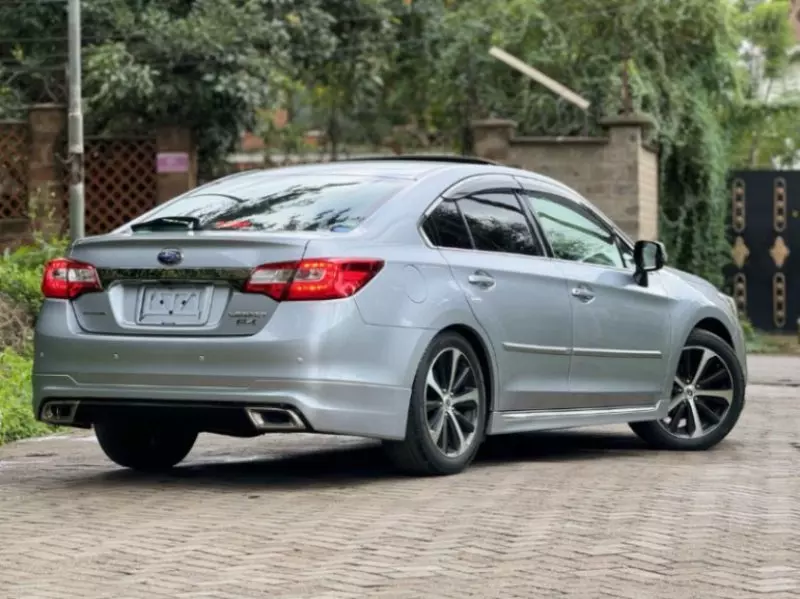 Subaru Legacy B4   - 2017