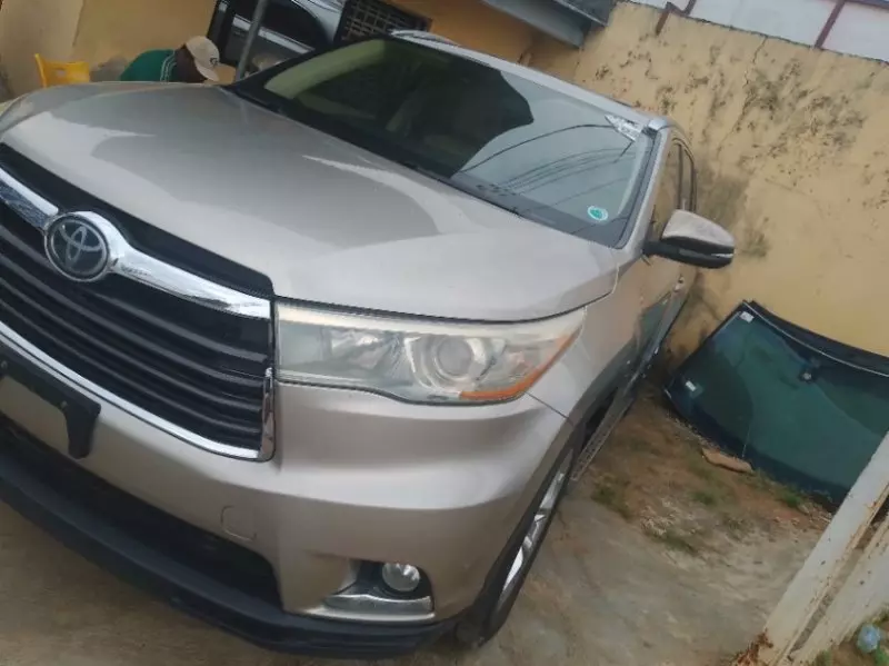Toyota Highlander - 2015