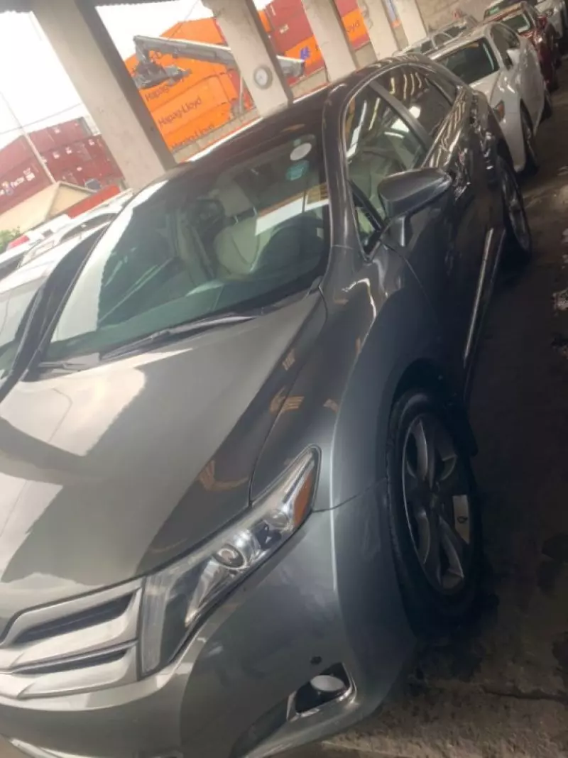 Toyota Venza   - 2015