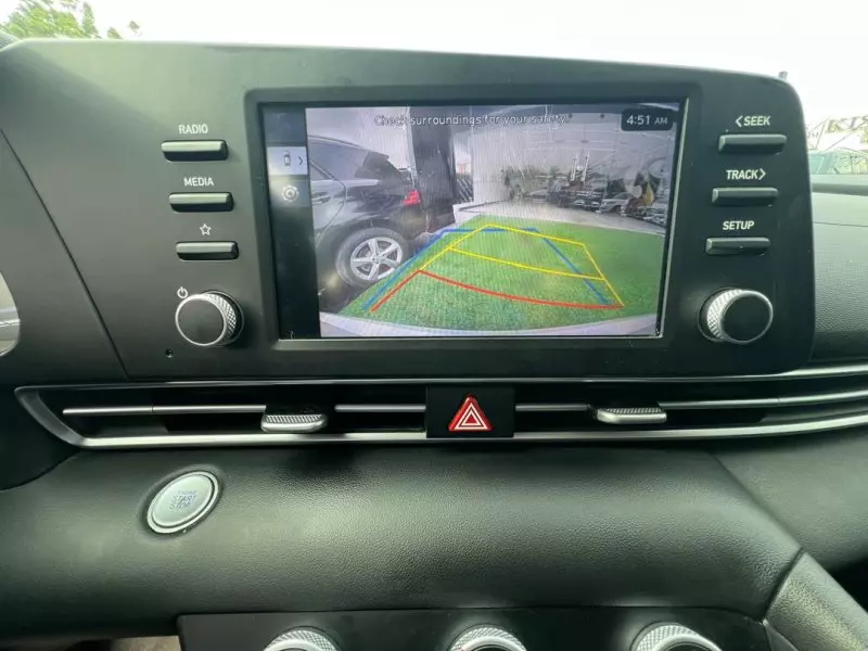 Hyundai Elantra   - 2024