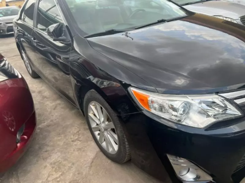Toyota Camry   - 2013