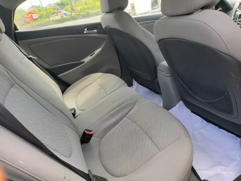 Hyundai Accent   - 2012
