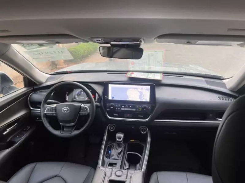 Toyota Highlander   - 2024