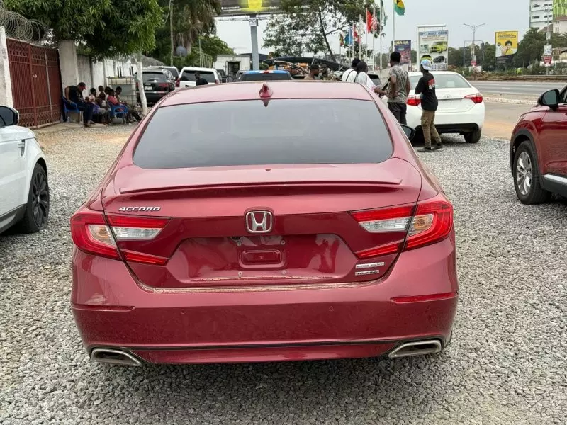 Honda Accord   - 2018