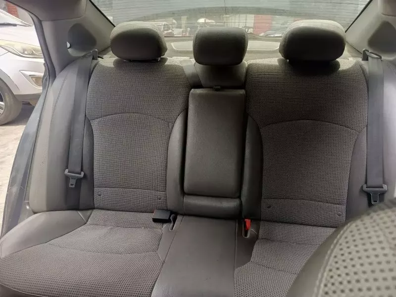 Hyundai Sonata   - 2012