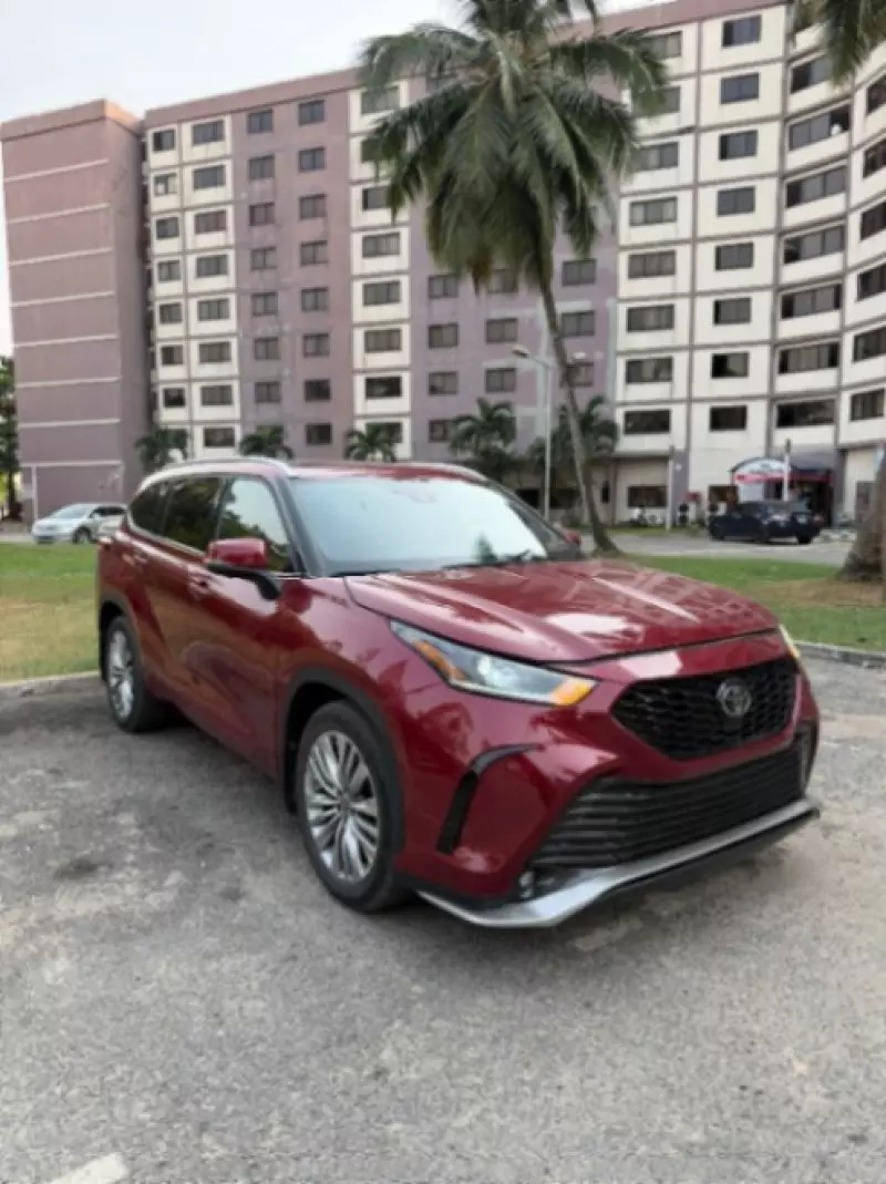 Toyota Highlander   - 2023