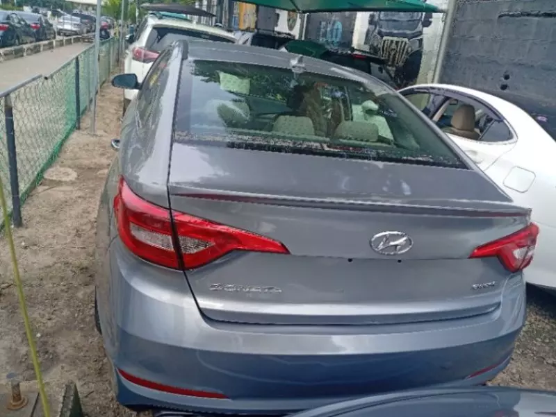 Hyundai Sonata   - 2015