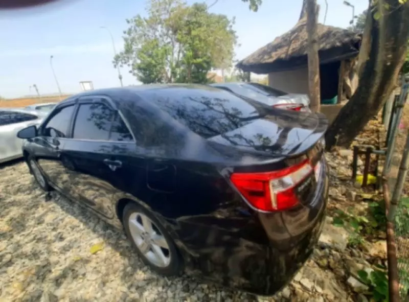 Toyota Camry   - 2014