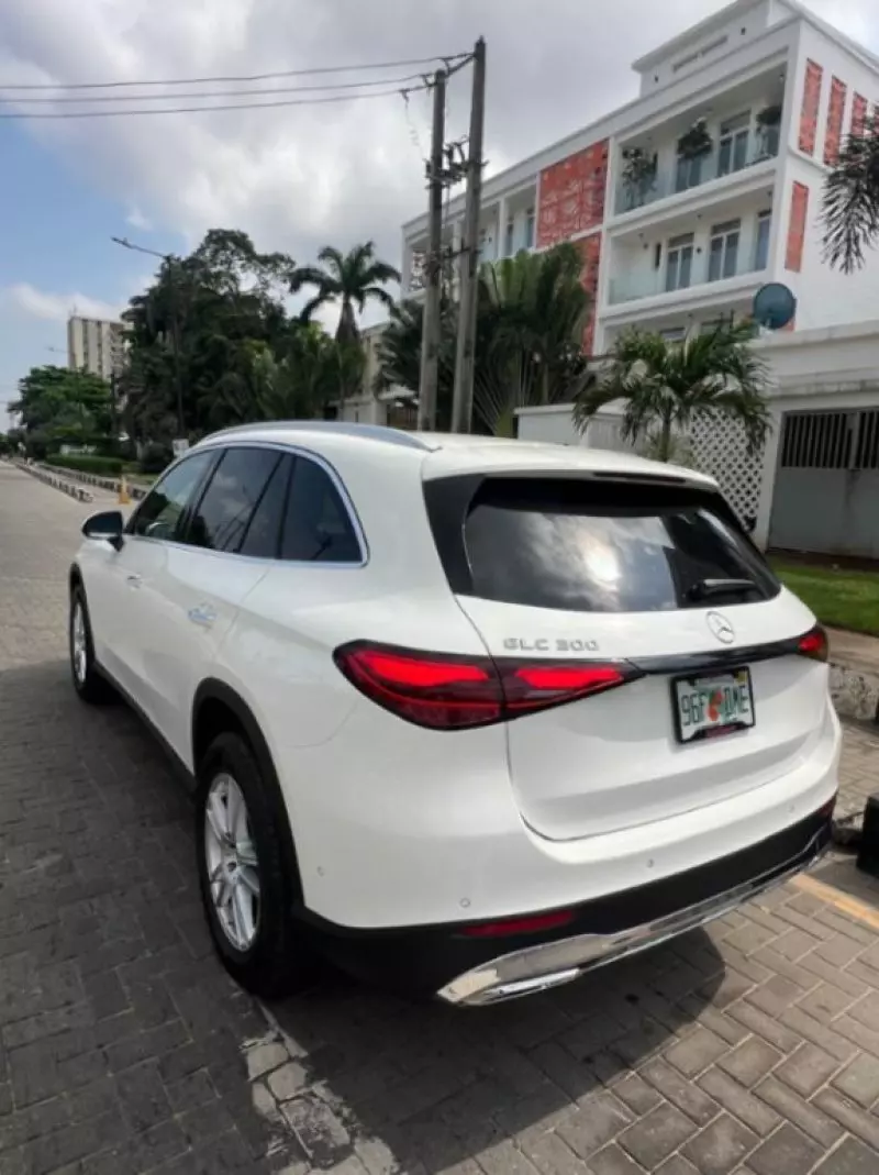 Mercedes-Benz GLC 300 - 2025