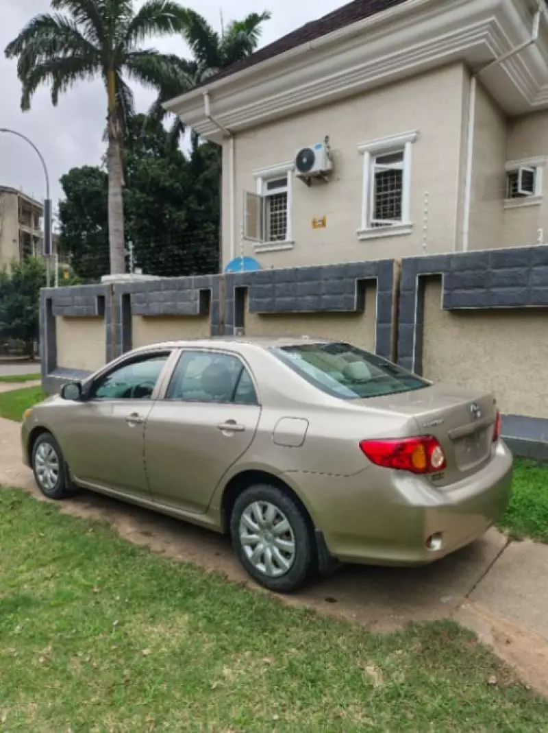 Toyota Corolla   - 2010
