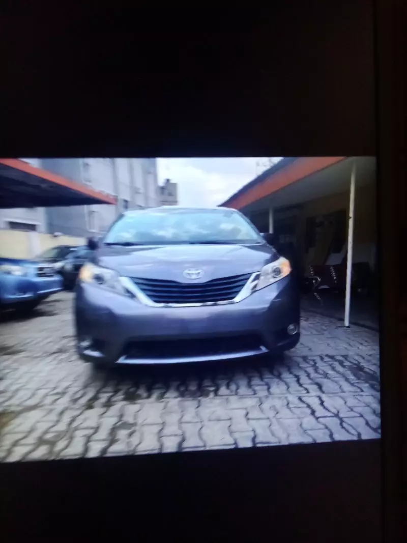 Toyota Sienna   - 2014
