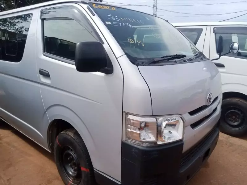 Toyota Hiace   - 2013