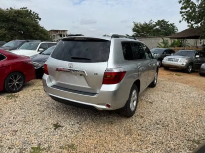 Toyota Highlander   - 2009
