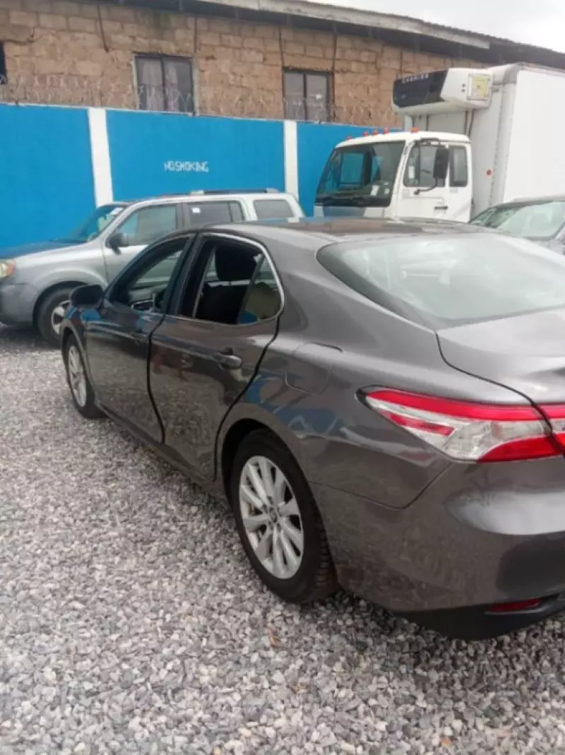 Toyota Camry   - 2018