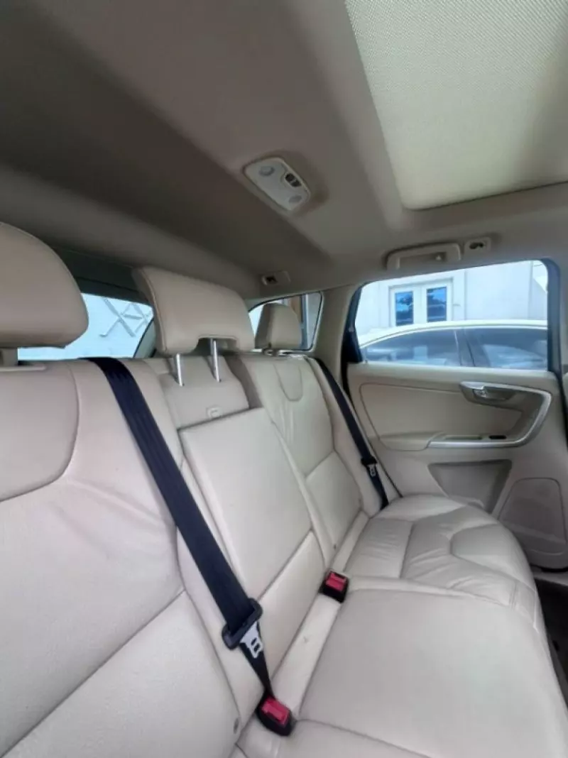 Volvo XC60   - 2012