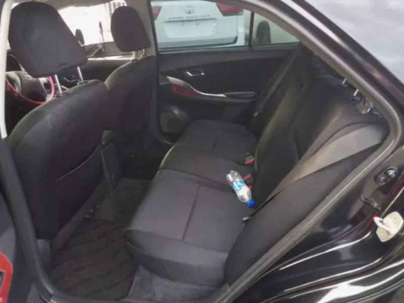Toyota Premio    - 2011