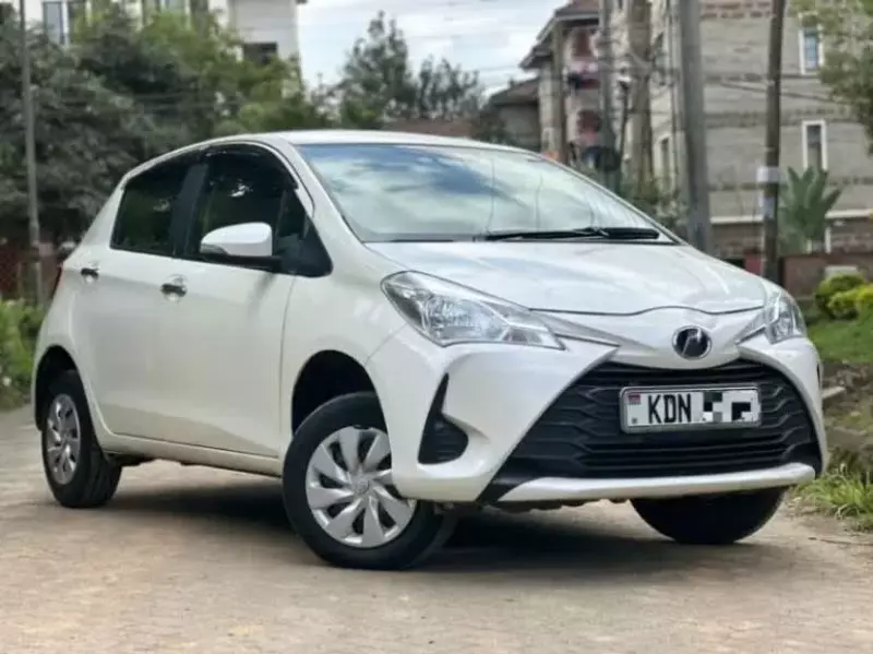 Toyota Vitz   - 2017