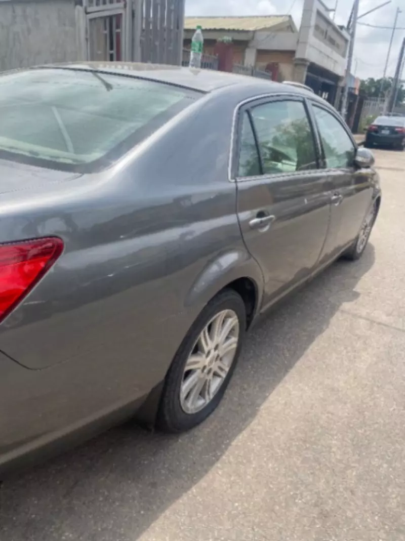 Toyota Avalon   - 2007