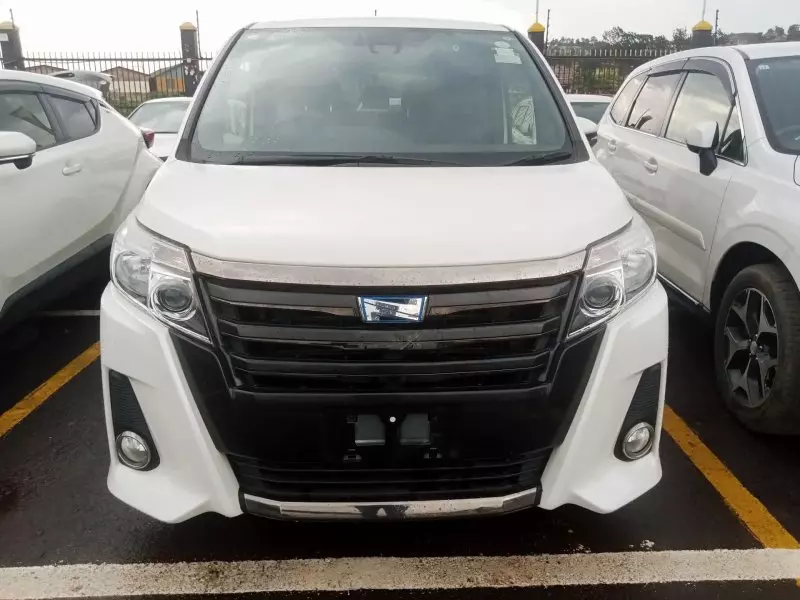 Toyota Noah Hybrid