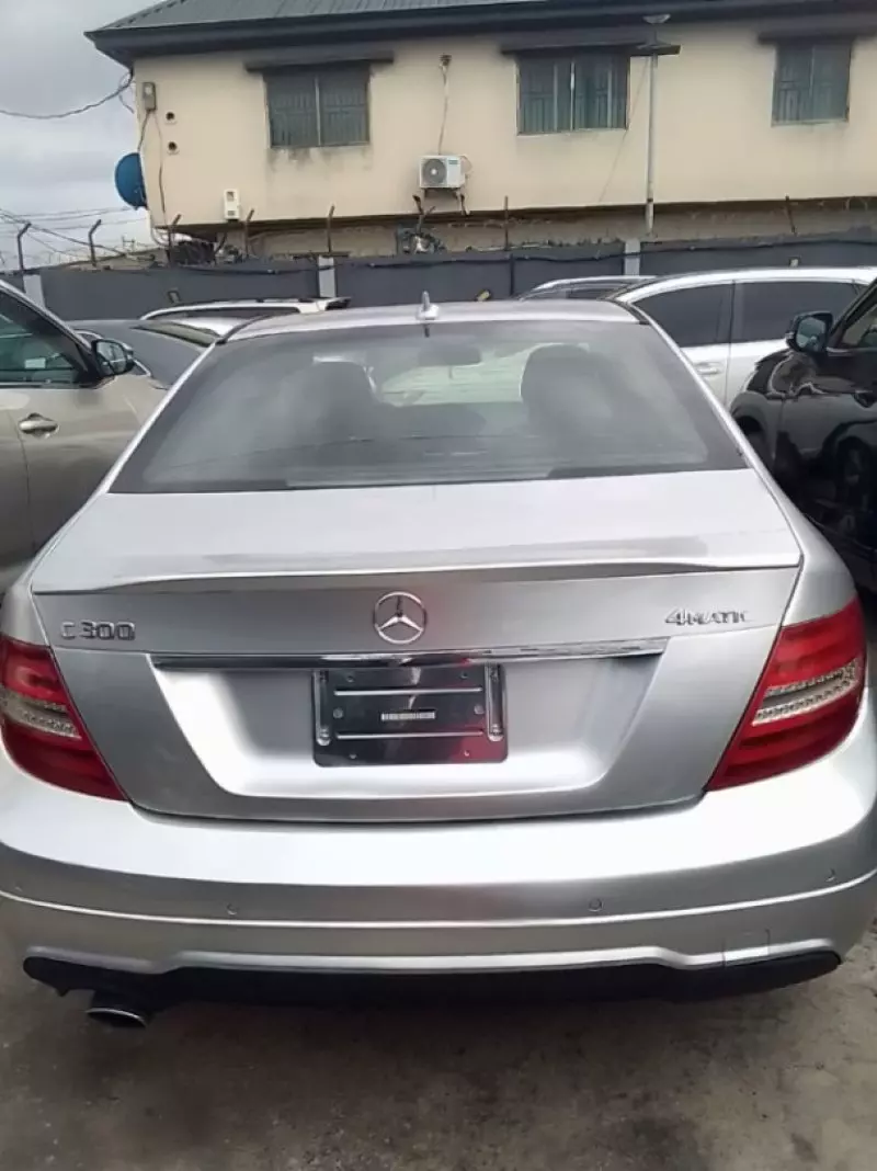 Mercedes-Benz C 300   - 2012