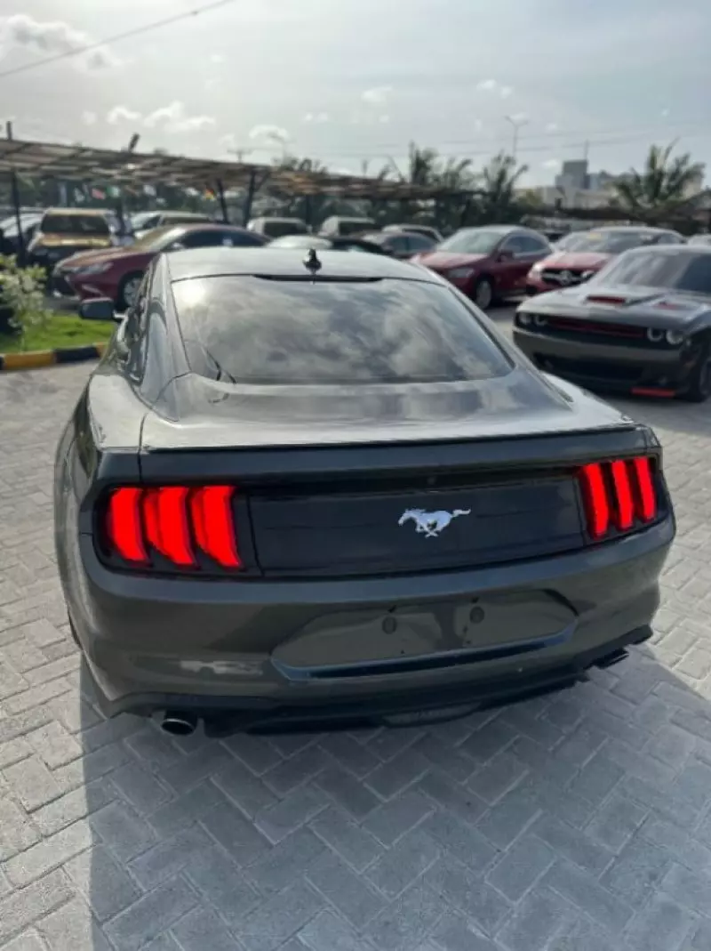 Ford Mustang   - 2020