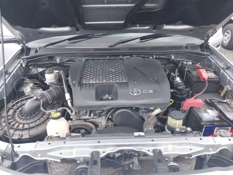 Toyota Hilux   - 2015