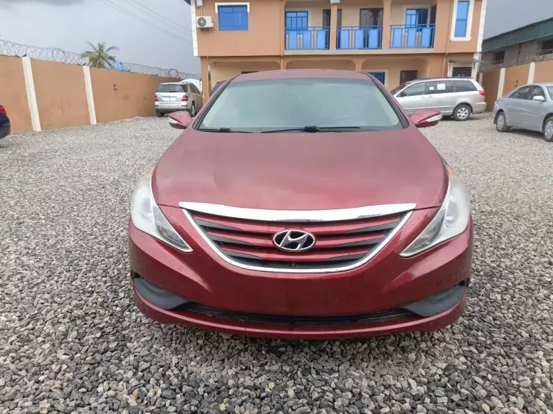 Hyundai Sonata   - 2014