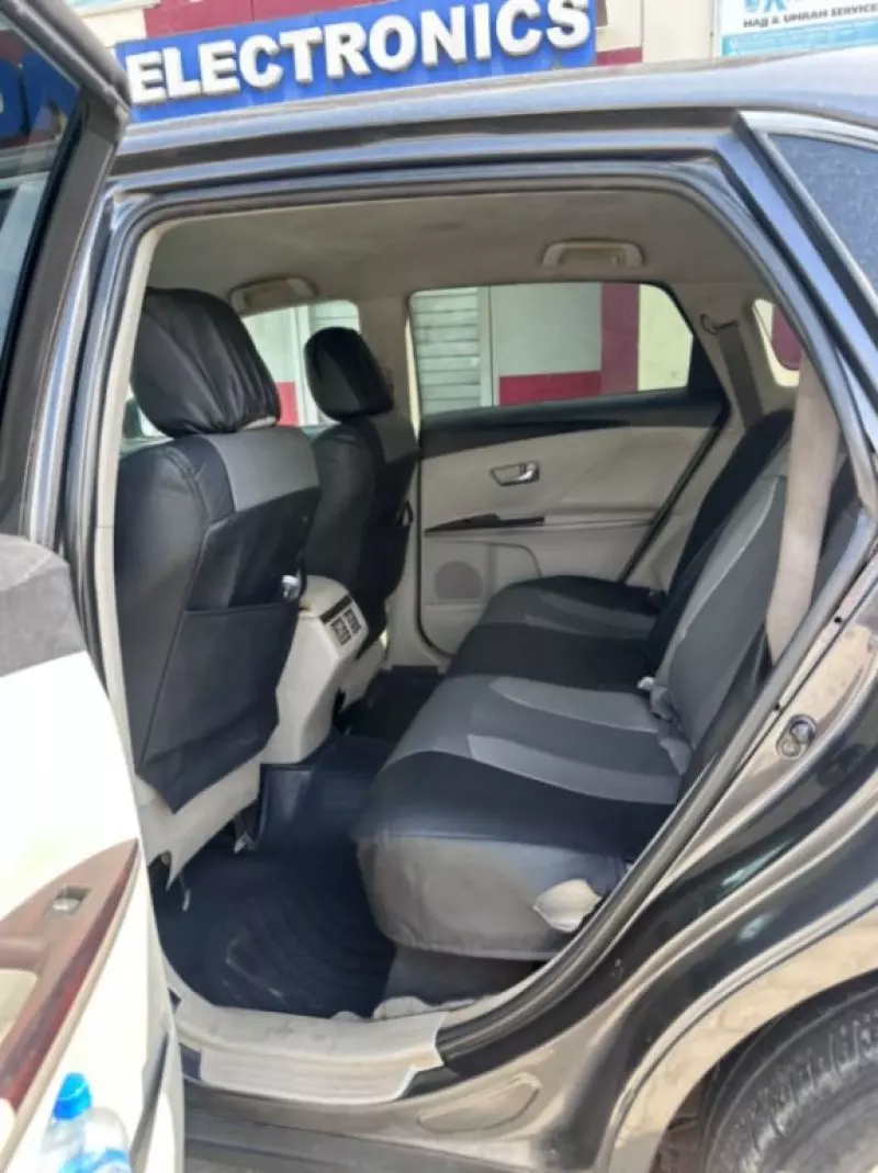 Toyota Venza   - 2011