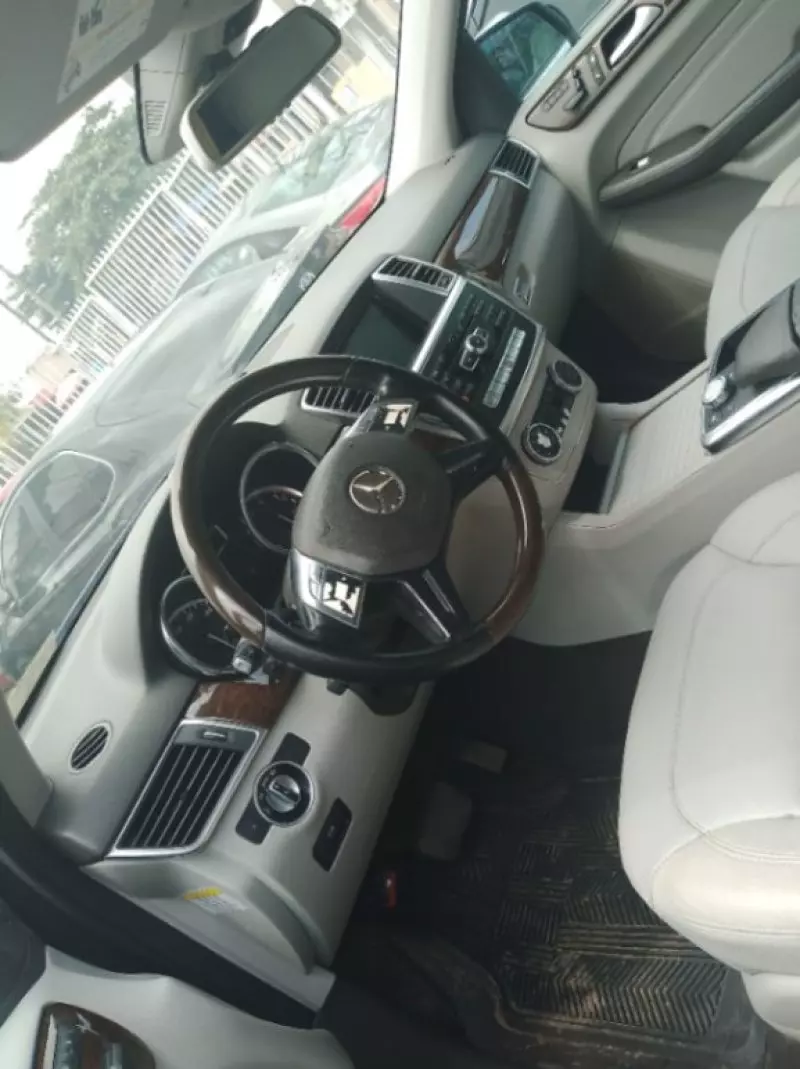 Mercedes-Benz ML 350   - 2012