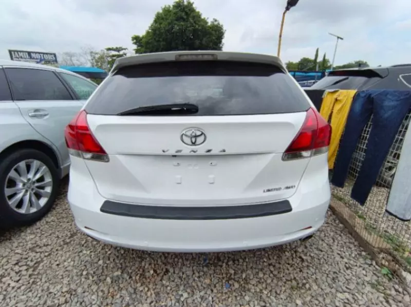 Toyota Venza   - 2015