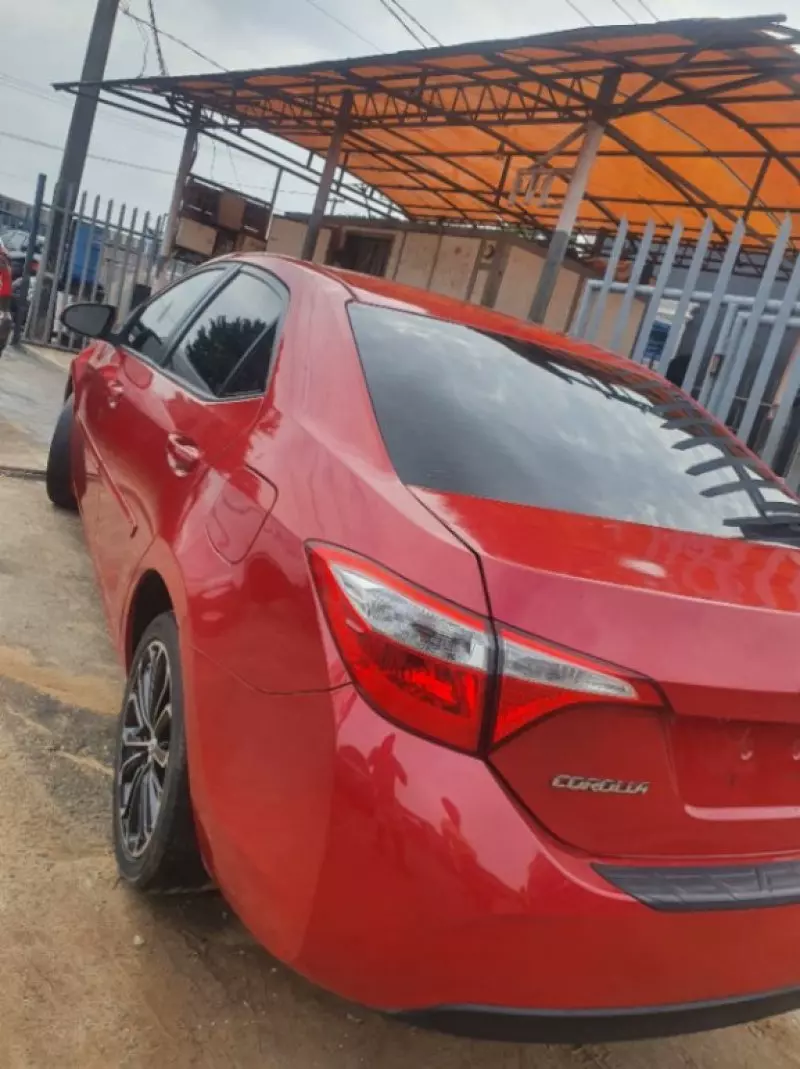 Toyota Corolla   - 2016