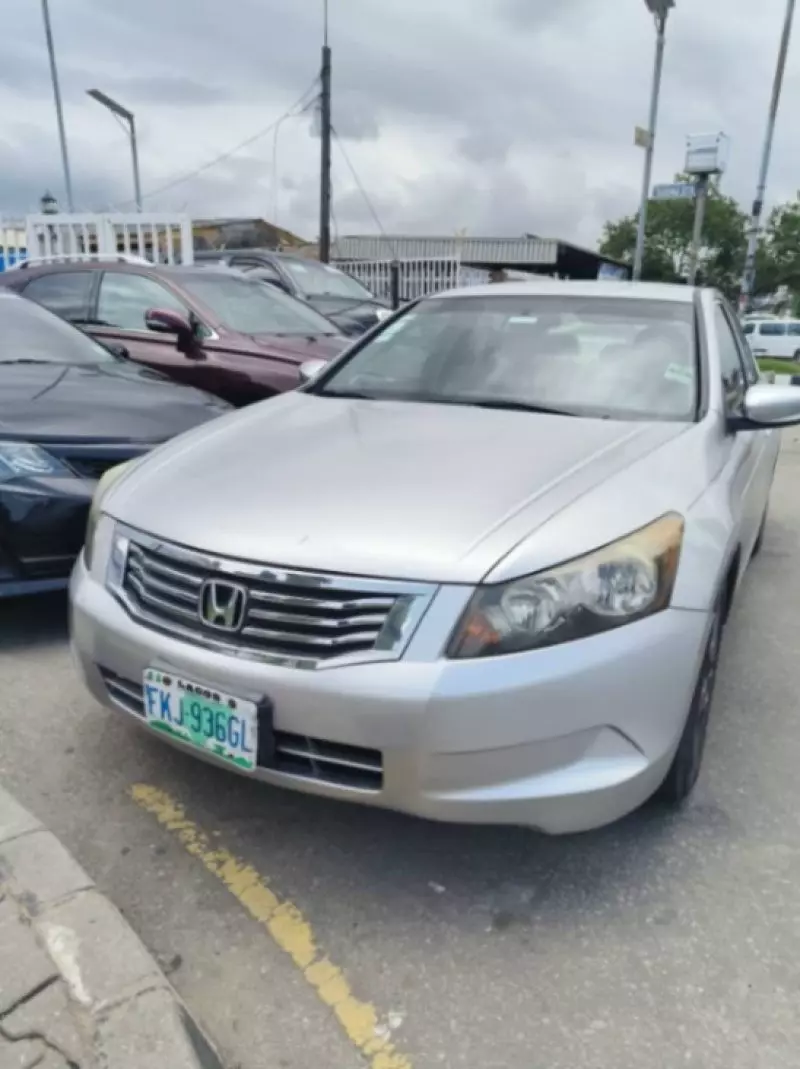 Honda Accord   - 2010