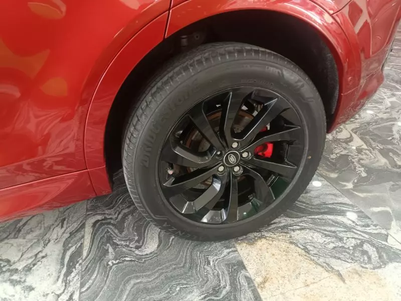 Land Rover Discovery Sport   - 2021