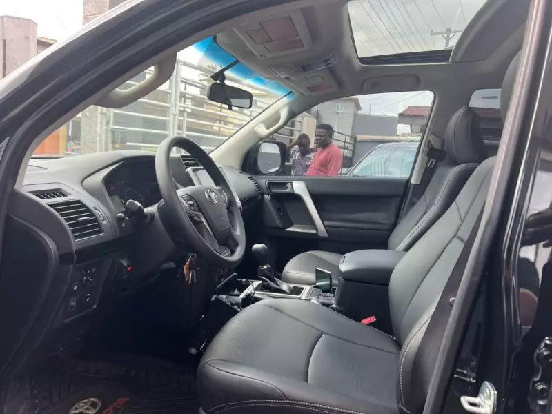 Toyota Landcruiser 300 VXR   - 2023