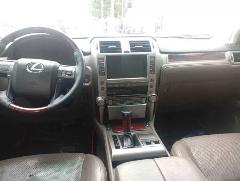 Lexus GX 460   - 2010