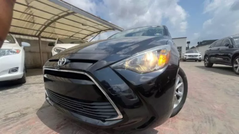 Toyota Yaris   - 2016