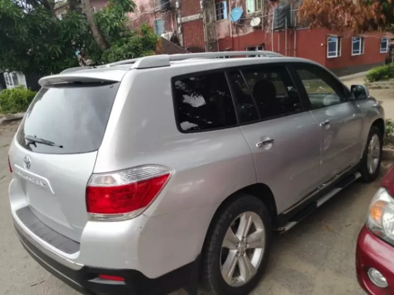 Toyota Highlander   - 2010