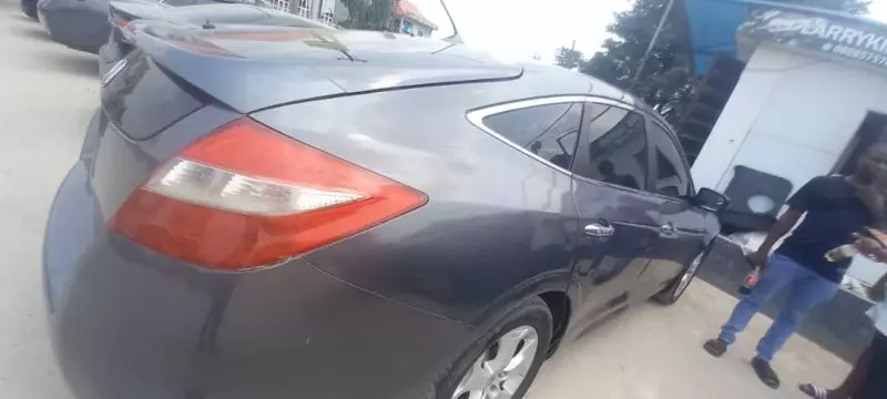 Honda Crosstour   - 2010